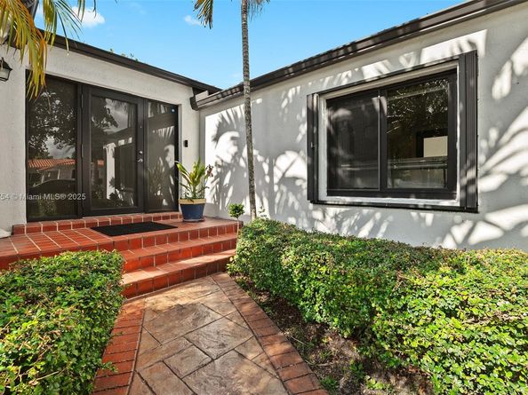 500 South Dr, Miami Springs FL 33166