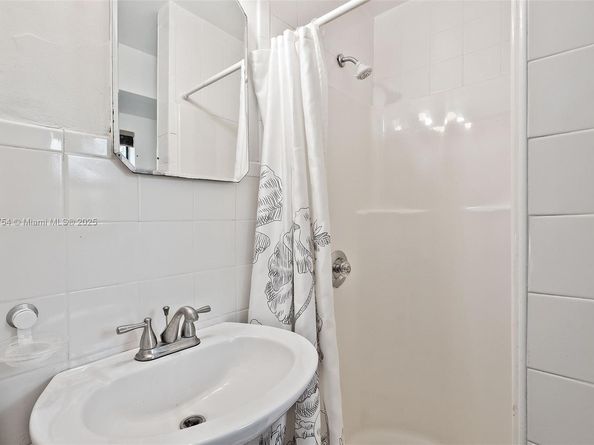 500 South Dr, Miami Springs FL 33166