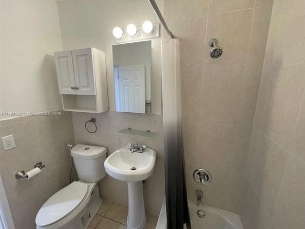 271 NW 57th Ct, Miami FL 33126