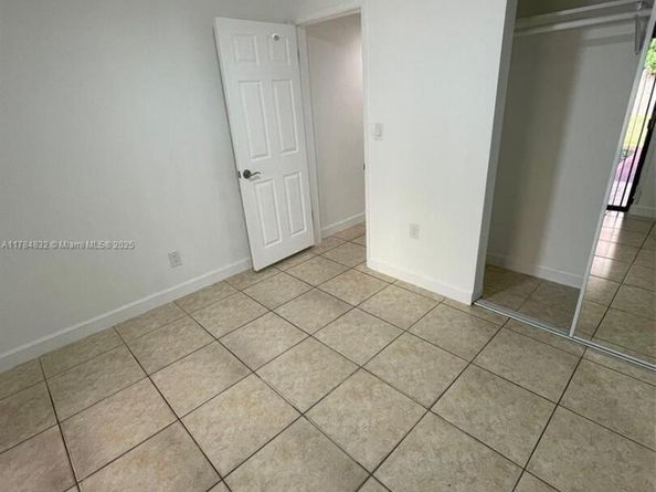 271 NW 57th Ct, Miami FL 33126