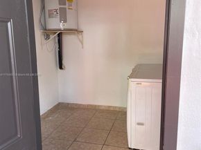 271 NW 57th Ct, Miami FL 33126
