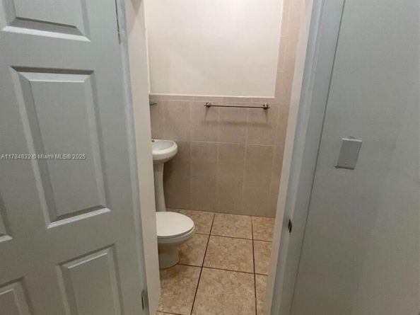 271 NW 57th Ct, Miami FL 33126