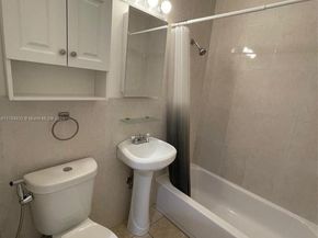 271 NW 57th Ct, Miami FL 33126