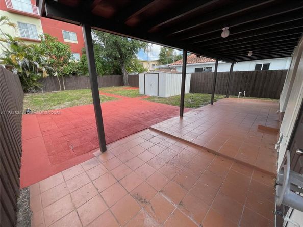 271 NW 57th Ct, Miami FL 33126