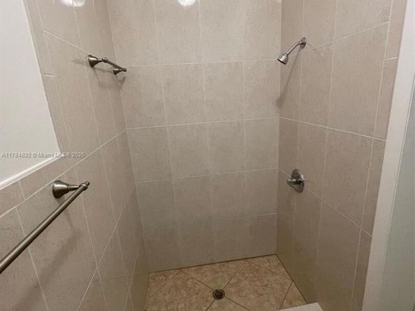 271 NW 57th Ct, Miami FL 33126