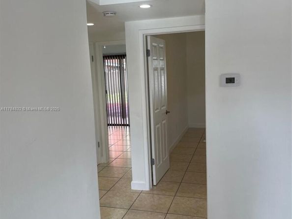 271 NW 57th Ct, Miami FL 33126