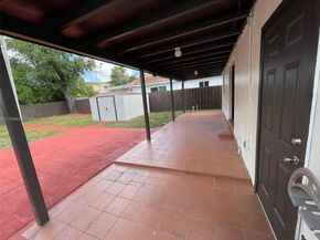 271 NW 57th Ct, Miami FL 33126