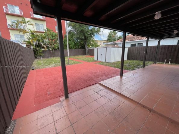 271 NW 57th Ct, Miami FL 33126