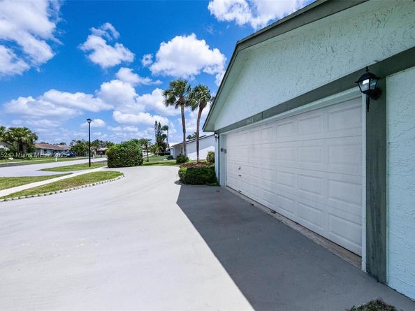 19476 Carolina Cir, Boca Raton FL 33434