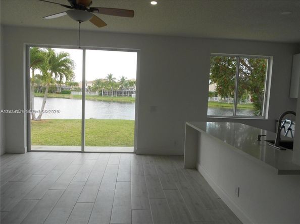 4466 Blossom Ln, Weston FL 33331