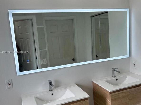 4466 Blossom Ln, Weston FL 33331