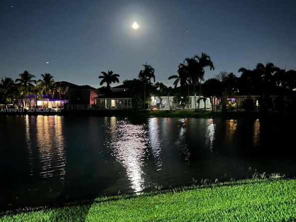 4466 Blossom Ln, Weston FL 33331