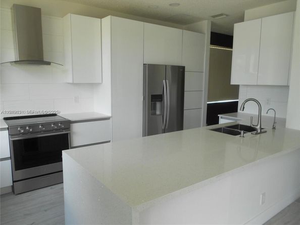 4466 Blossom Ln, Weston FL 33331