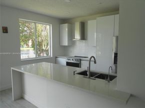 4466 Blossom Ln, Weston FL 33331