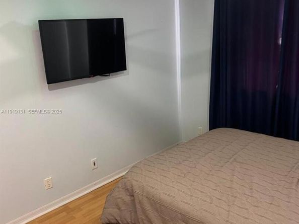 4466 Blossom Ln, Weston FL 33331