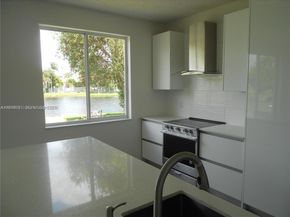 4466 Blossom Ln, Weston FL 33331