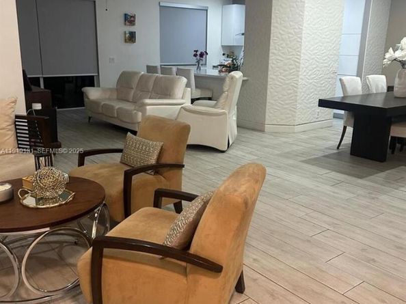 4466 Blossom Ln, Weston FL 33331