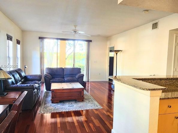 2557 Centergate Dr 101, Miramar FL 33025