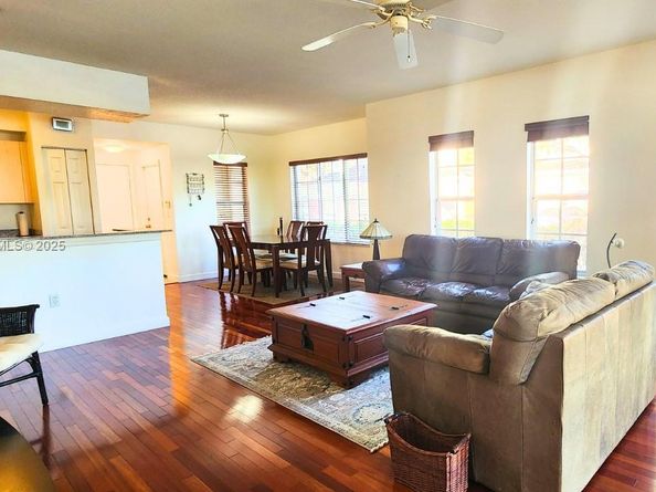 2557 Centergate Dr 101, Miramar FL 33025