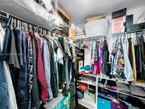 300 S Biscayne Blvd L410, Miami FL 33131