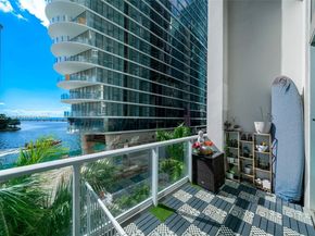 300 S Biscayne Blvd L410, Miami FL 33131