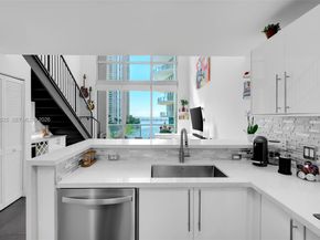 300 S Biscayne Blvd L410, Miami FL 33131