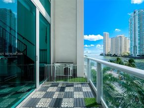 300 S Biscayne Blvd L410, Miami FL 33131