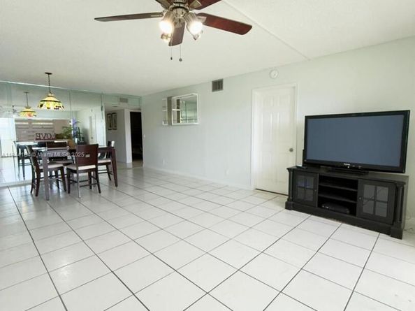 1501 SW 134th Way 206D, Pembroke Pines FL 33027