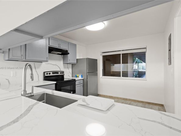 8020 Hampton Blvd 304, North Lauderdale FL 33068