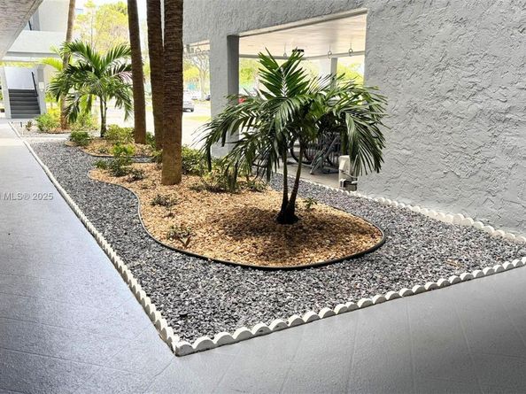 8020 Hampton Blvd 304, North Lauderdale FL 33068