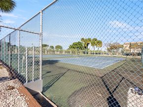 8020 Hampton Blvd 304, North Lauderdale FL 33068