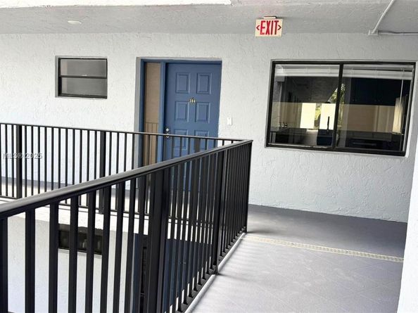 8020 Hampton Blvd 304, North Lauderdale FL 33068