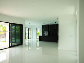 9235 SW 42nd St, Miami FL 33165