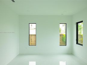 9235 SW 42nd St, Miami FL 33165