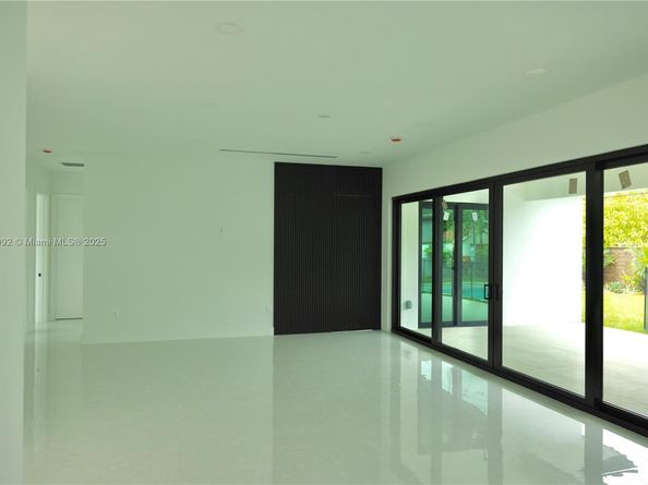 9235 SW 42nd St, Miami FL 33165