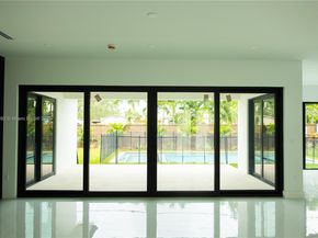 9235 SW 42nd St, Miami FL 33165
