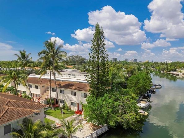 1197 Marseille Dr 12, Miami Beach FL 33141