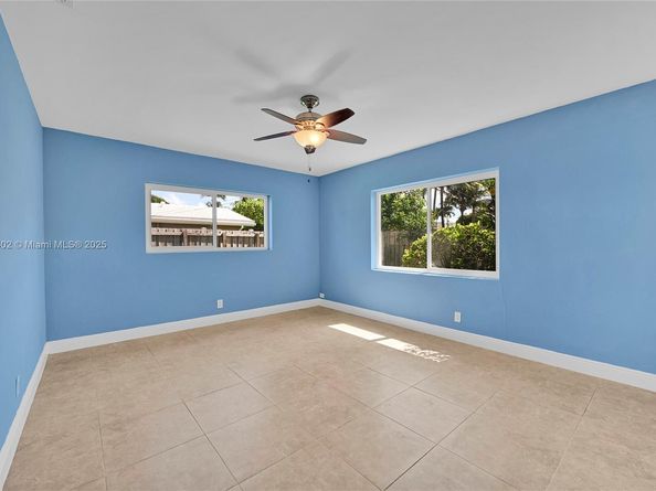 2750 SE 3rd St, Pompano Beach FL 33062