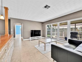 2750 SE 3rd St, Pompano Beach FL 33062