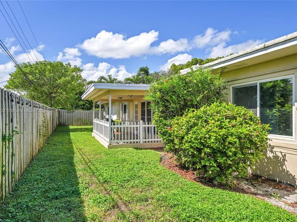 2750 SE 3rd St, Pompano Beach FL 33062