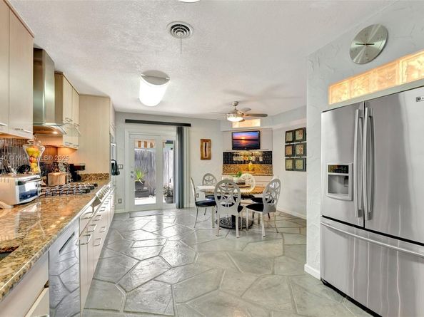 501 SE 7th Ave, Pompano Beach FL 33060