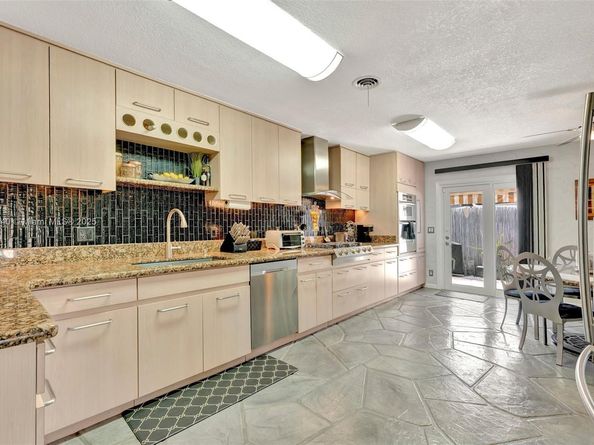 501 SE 7th Ave, Pompano Beach FL 33060
