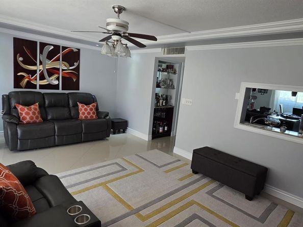 3282 N Pine Island Rd 301, Sunrise FL 33351