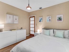 8 Century Ln, Miami Beach FL 33139