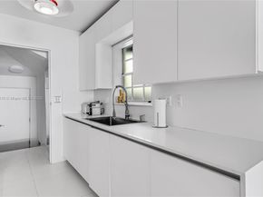 8 Century Ln, Miami Beach FL 33139