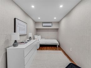 8 Century Ln, Miami Beach FL 33139