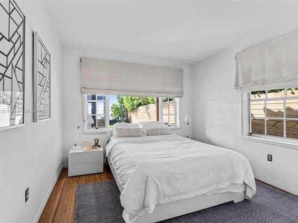 8 Century Ln, Miami Beach FL 33139