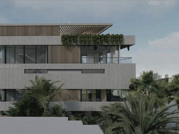 8 Century Ln, Miami Beach FL 33139