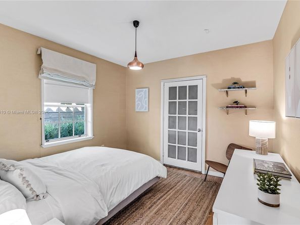 8 Century Ln, Miami Beach FL 33139