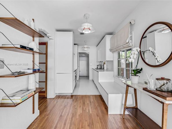 8 Century Ln, Miami Beach FL 33139